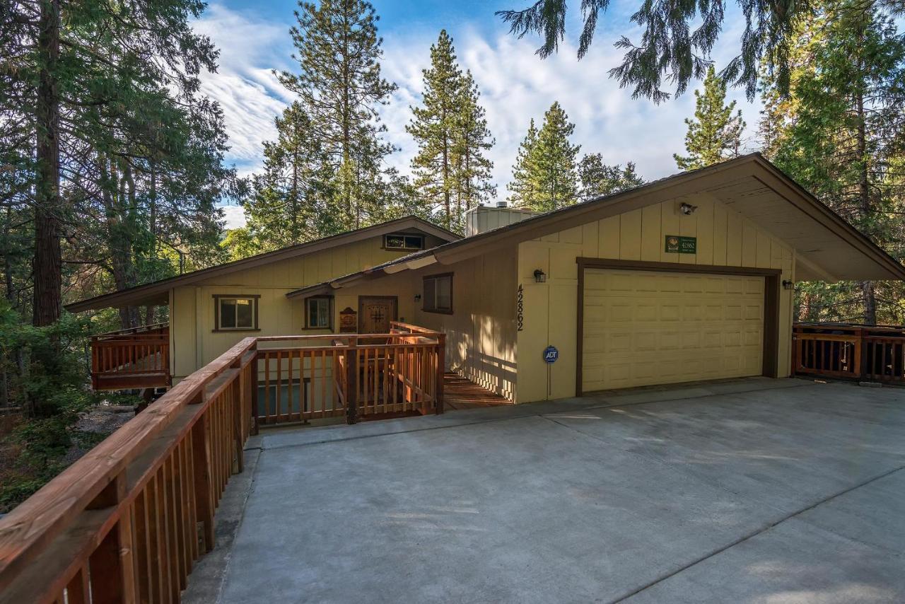 Sierra Springs - 4BR/3BA Holiday Home Oakhurst Exteriör bild